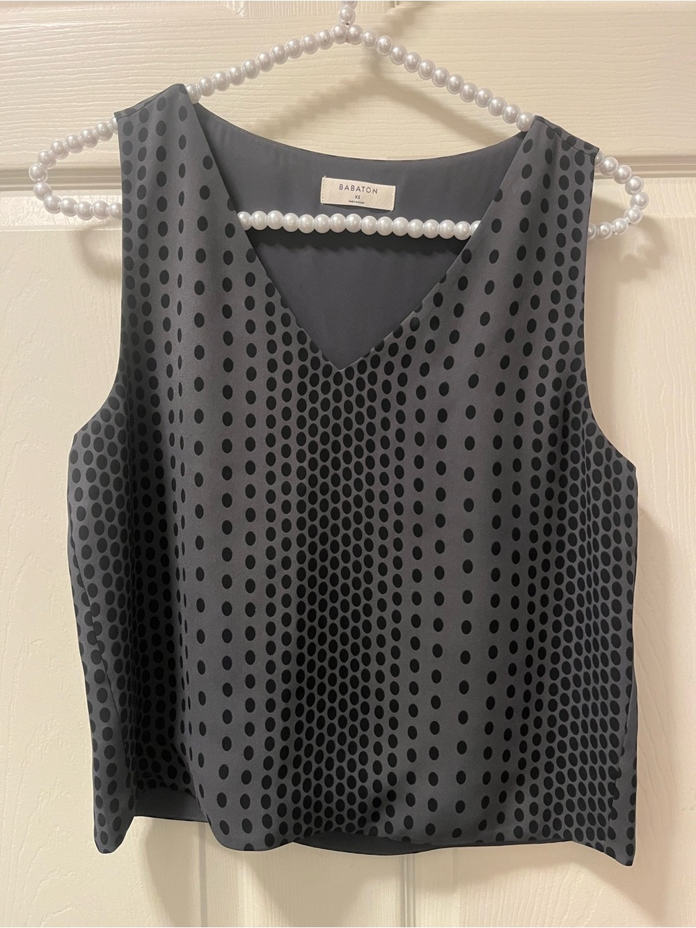 Aritzia Babaton Grey/ Black Optical Polka Dot V-Neck Sleeveless Tank Top Size XS